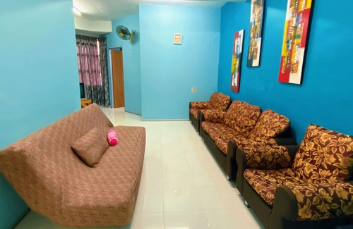 Taman Jali House | HS-Stay Here with 3 bedrooms and 2 bathrooms