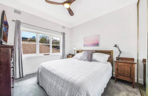 North Sydney Apartment | HSNS1 - Bask in Sydney's Beauty at Harbourview Haven Apt