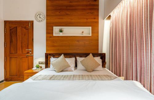 HSR Layout Apartment | HSR Penthouse Spacious 4-BHK Apartment with Living, Lounge Area, Study Room, Terrace & Balconies