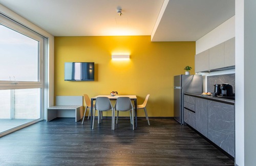 Mestre Apartment | Htm Tower - 1204 Executive Terrazza by Halldis