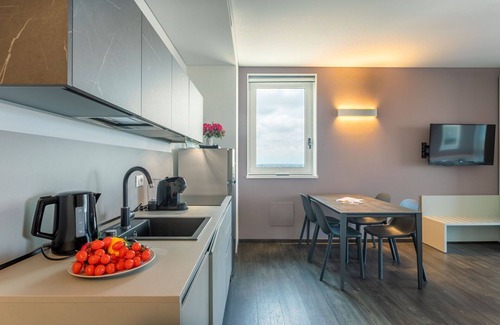 Mestre Apartment | Htm Tower - 1502 Executive Terrazza by Halldis