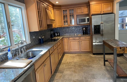 Putnam Valley House | Hudson Valley lake front home less than one hour from NYC