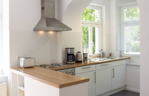 Bad Wildungen Apartment | Hufelandstern - Beautiful old building vacation apartment for up to 7 people with e-charging station