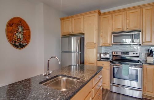 East Ocean View House | HUGE beach home with STUNNING views! Perfect for large families- 4 KING beds!