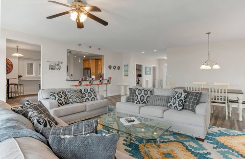 East Ocean View House | HUGE beach home with STUNNING views! Perfect for large families- 4 KING beds!