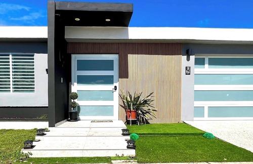 Cangrejo Arriba Apartment | Huge Home 4 Min from Airport and Beach and Placita Solar Panels & Jacuzzi & Pool