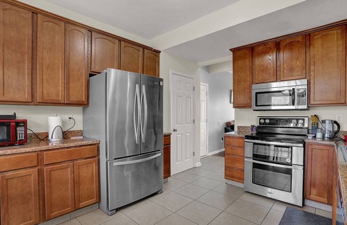 Indianapolis House | Huge Home in Indy, 4 Bedrooms, Sleeps 7