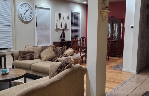 Greenfield House | Huge Home in the city of Pittsburgh