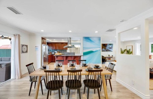 Del Obispo House | Huge home with Pickleball court and Pool!