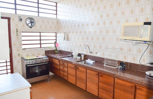 Aguas de Lindoia Cottage | Huge House for Entire Family in Águas de Lindóia