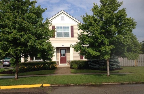 South Haven House | Huge, immaculate walk to beach home with bikes and fenced yard! Pets ok!