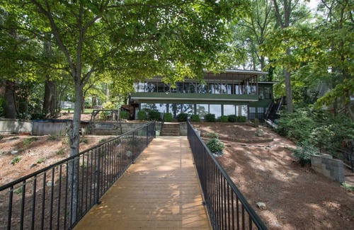 Cropwell House | HUGE Logan Martin Lake House