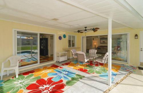 Laurel House | Huge Pool, Close to Beaches, Restaurants & Shops