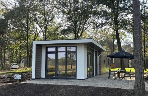 Municipality of Hellendoorn Ski Chalet | Huisje Bosrijk met hottub