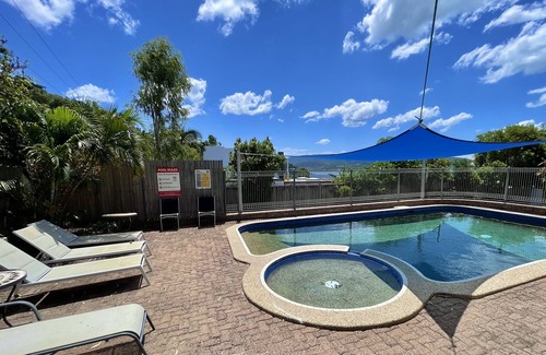 Airlie Beach House | Humble Abode - Private Townhouse + 5 minute walk to Main Street