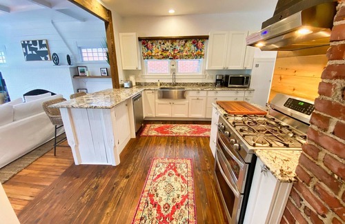 Cape Charles House | Hummingbird Cottage | Chesapeake Properties