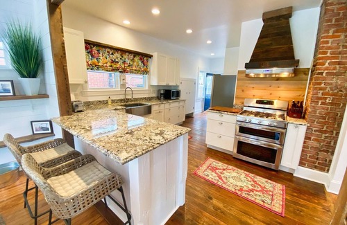 Cape Charles House | Hummingbird Cottage | Chesapeake Properties