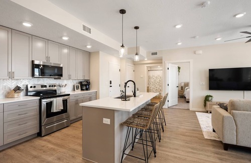 St. George Condo | Hummingbird Retreat: Desert Color Lagoon + Beaches