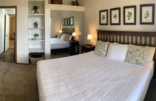 Ponce De Leon Bed & Breakfast | Hummingbird Suite - Your Relaxing Ozark Getaway