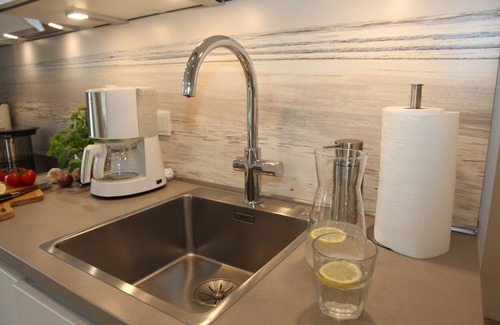Eilsum Apartment | Hundefreundliche Neubauwohnung Direkt am Wasser!