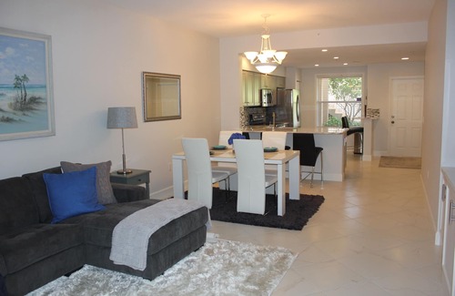 Naples Condo | Huntington Lakes Condo in Naples Florida