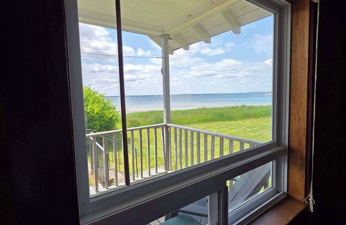 Hunts Point Cabin | Hunts Point 2-BR Coastal Retreat - Cottage # 1