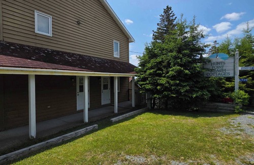 Hunts Point Apartment | Hunts Point Rustic Coastal Retreat Deluxe Suite
