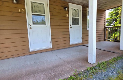 Hunts Point Apartment | Hunts Point Rustic Coastal Retreat with King Bed