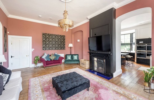 Petty France House | Huntsman Villa by Birch Stays (New Home)