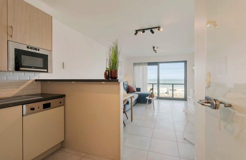 Raversijde Apartment | Huswell - Cosy apartment with amazing beach view
