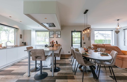 Moerkerke House | Huswell - Holiday home along the canal with great views