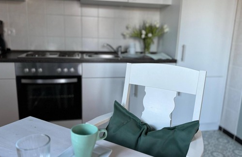 Westeraccumersiel Apartment | Huus Achterdiek - Erdgeschosswohnung "anker" mit Freundlicher Atmosphäre