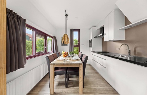 Heinkenszand Resort | HVZ Iris 6p - Three Bedroom Resort, Sleeps 6