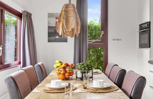 Heinkenszand Resort | HVZ Iris 6p - Three Bedroom Resort, Sleeps 6
