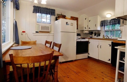 Hyannis Port House | Hyannis Port 2BR Cottage w/King Bed. Ocean Views & Access to 3 Ocean Beaches!