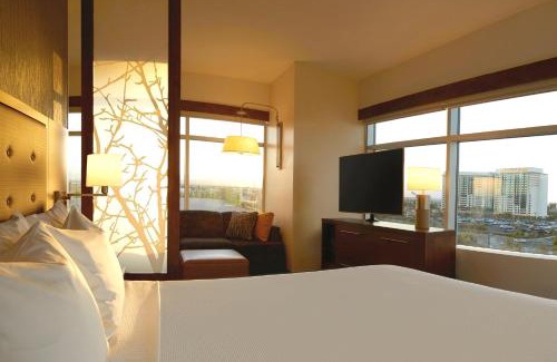Enterprise Hotel | Hyatt Place Las Vegas at Silverton Village