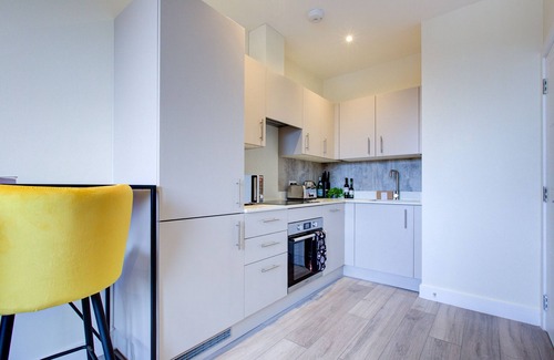 Sutton Apartment | Hybrid Resi - Cheam
