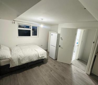 West Hendon House | Hyde Crescent Rooms