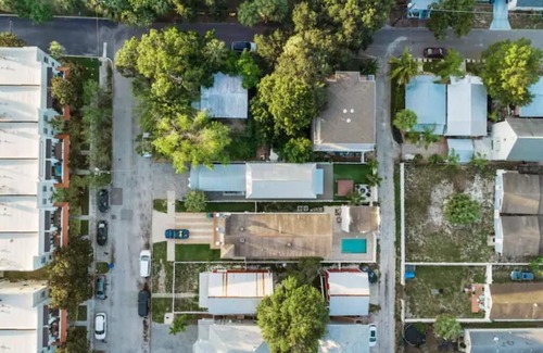 Hyde Park House | Hyde Park Historic Hideaway