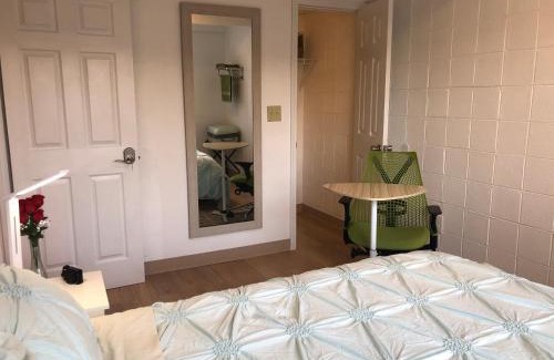 Kenwood House | Hyde Park Modern Private Room - Near Univ of Chicago