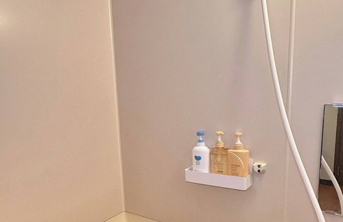 Kashiwa Apartment | HYGGE203 KitchenWashing machineCooking utensils / Kashiwa Chiba