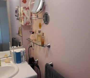 Poissy Apartment | HYPER CENTRE VILLE Poissy - PARKING privé - GARE à 700 m - PARIS 20 min