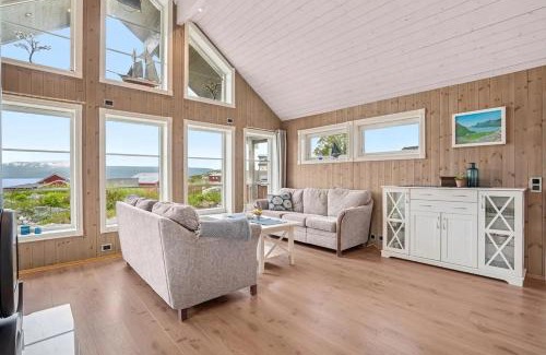 Botnhamn House | Hytte ved havet på Brensholmen, nær Sommarøy, Tromsø