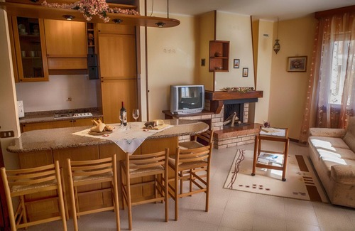 Oldesio Apartment | I Fiori - Theater Home, in the historic center with marvellous lake view