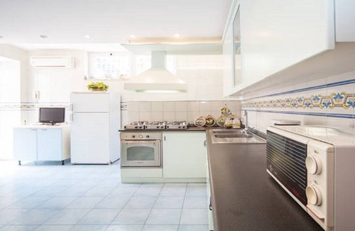 Ischia Porto Villa | I get hot and sunny