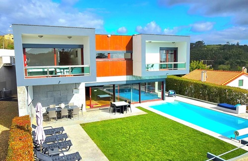 Mafra Villa | I L❤️VE U! Villa. Sea view! SPA! Heated Pool! Cinema! Private Chef!