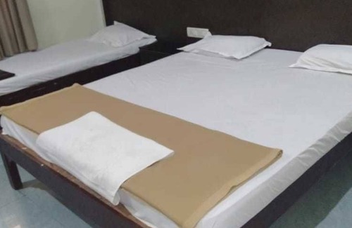 Bellary Hotel | i-ROOMZ Hoysala Residency