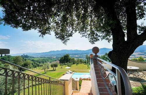 Reggello Villa | I Tebaldi - Eight Bedroom Villa, Sleeps 18