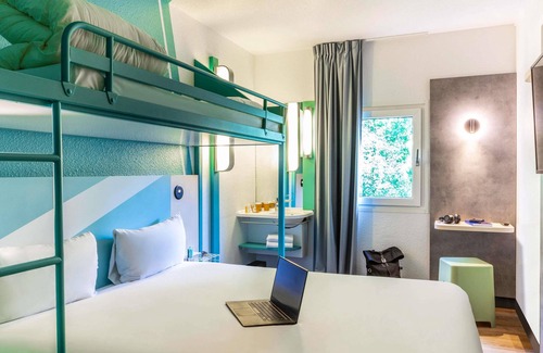 Chelles Hotel | ibis budget Marne la Vallee Chelles