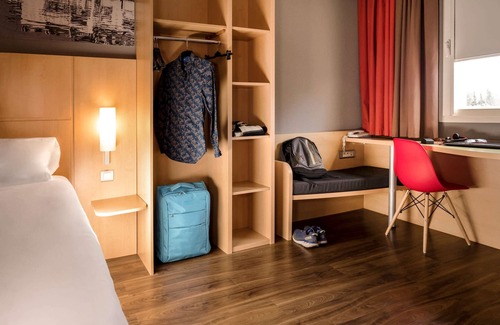 Les Termes Hotel | ibis Cannes Mandelieu